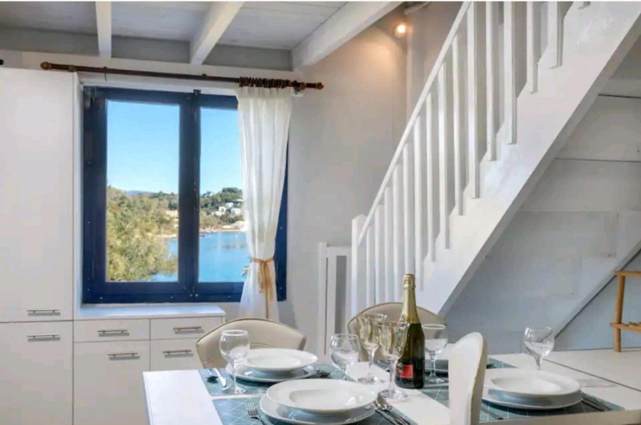 Govino Bay Luxury Beach Loft Apartment Danilia Bagian luar foto