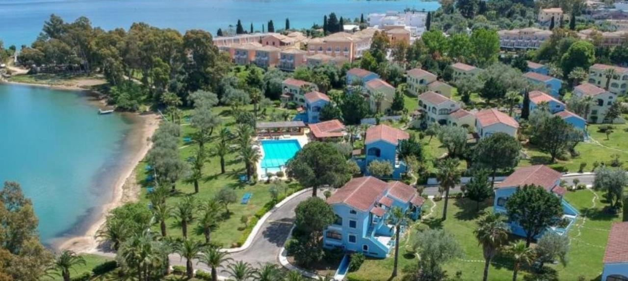 Govino Bay Luxury Beach Loft Apartment Danilia Bagian luar foto