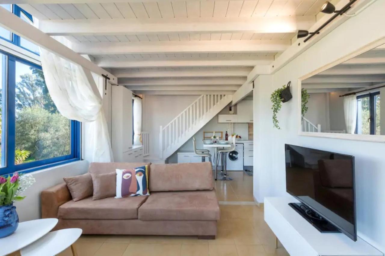 Govino Bay Luxury Beach Loft Apartment Danilia Bagian luar foto