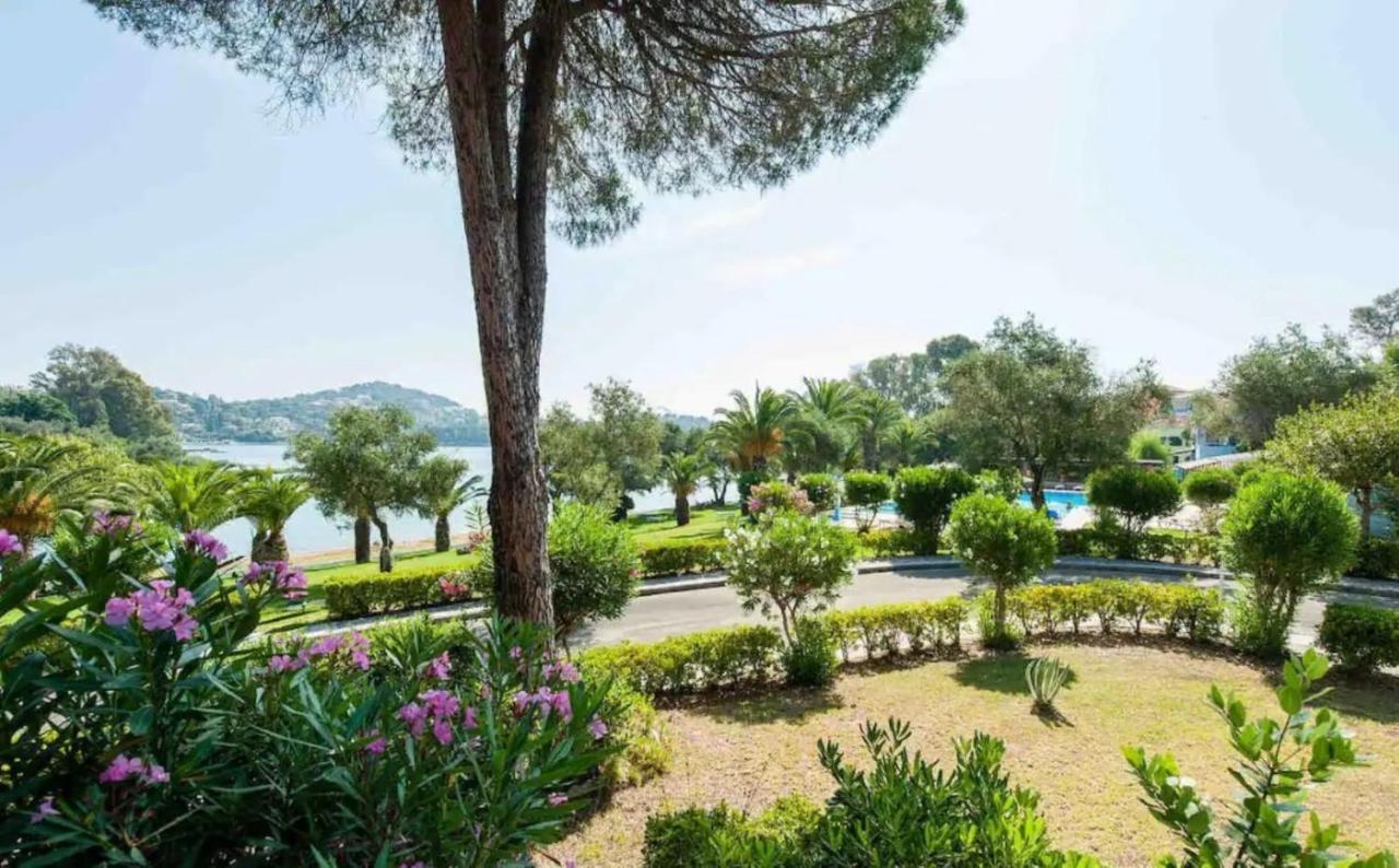Govino Bay Luxury Beach Loft Apartment Danilia Bagian luar foto