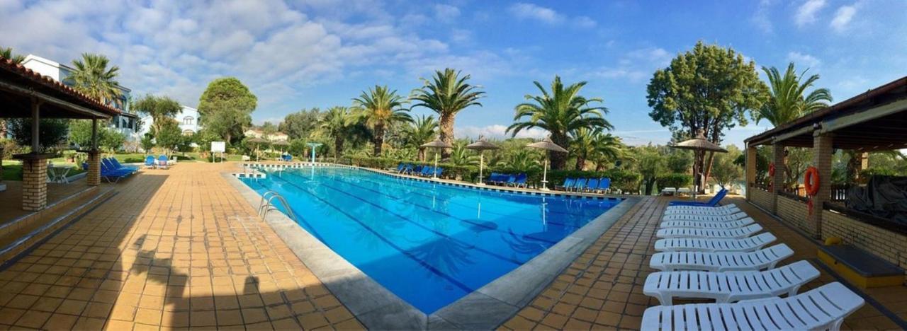 Govino Bay Luxury Beach Loft Apartment Danilia Bagian luar foto