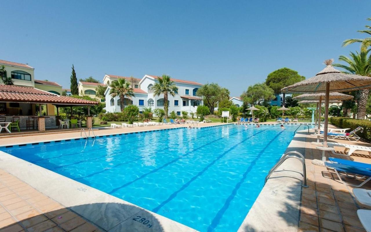 Govino Bay Luxury Beach Loft Apartment Danilia Bagian luar foto