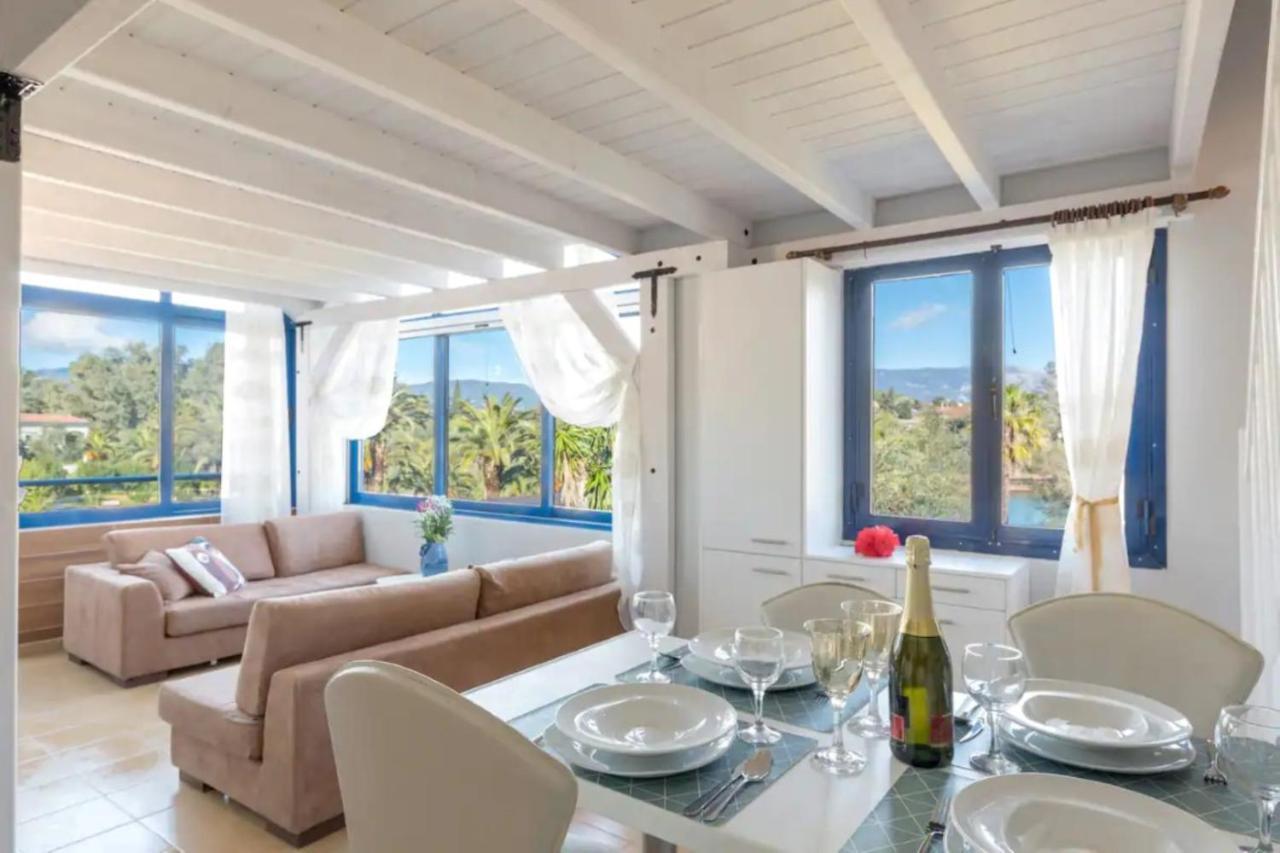 Govino Bay Luxury Beach Loft Apartment Danilia Bagian luar foto