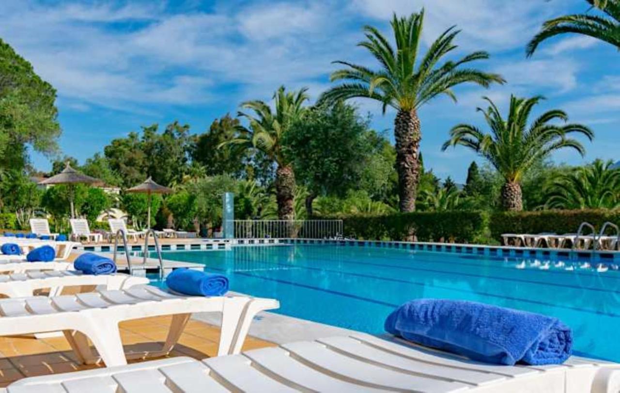 Govino Bay Luxury Beach Loft Apartment Danilia Bagian luar foto