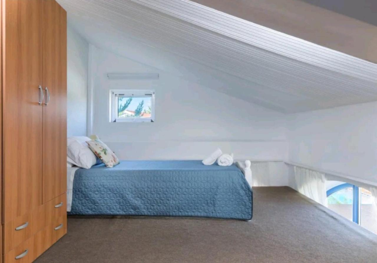 Govino Bay Luxury Beach Loft Apartment Danilia Bagian luar foto