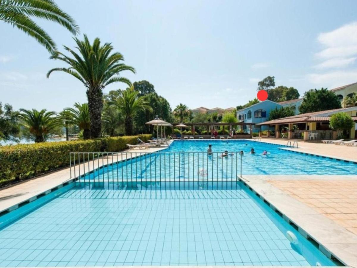 Govino Bay Luxury Beach Loft Apartment Danilia Bagian luar foto
